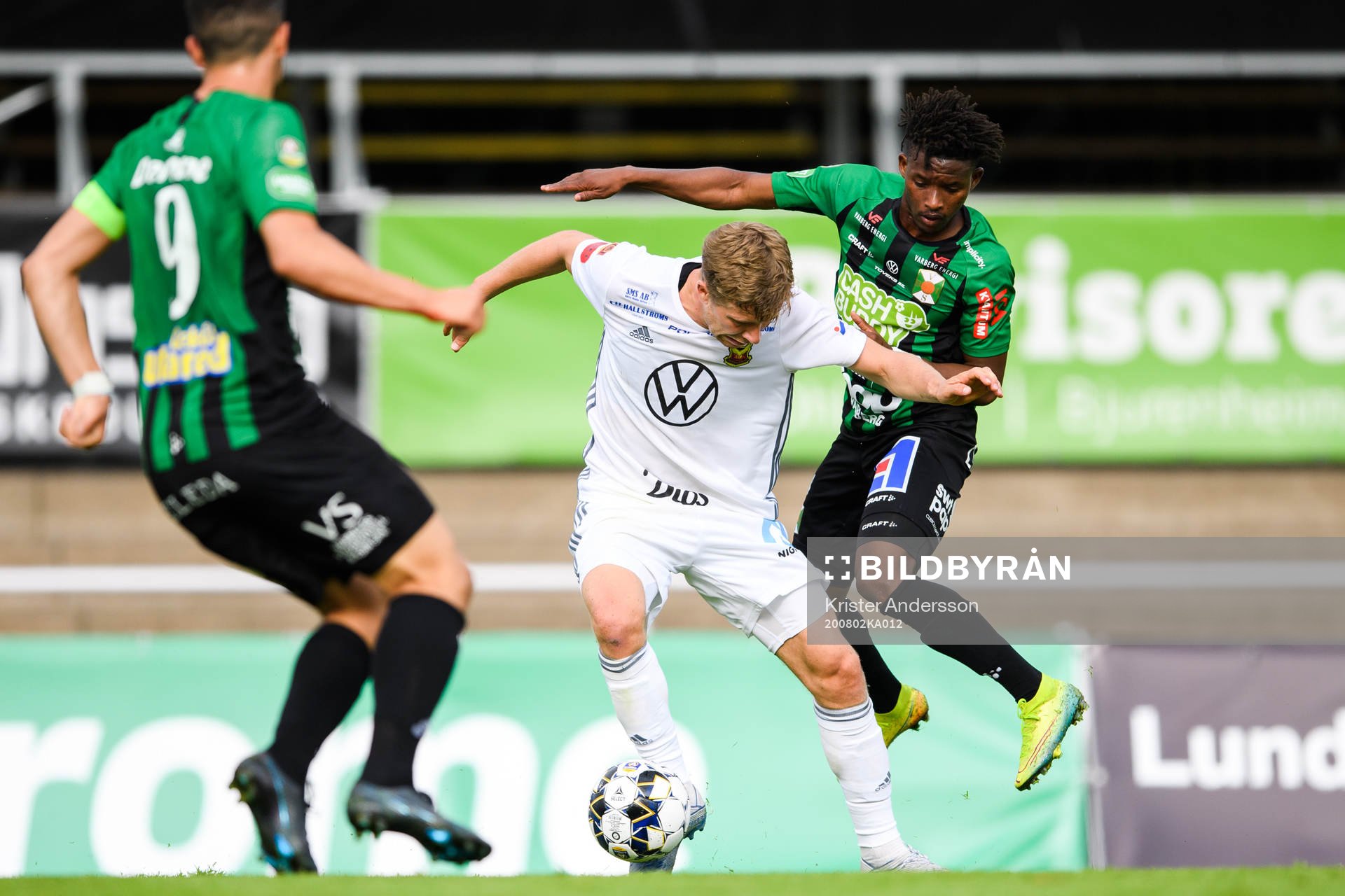 Östersunds Ludvig Fritzson och Varbergs Adama Fofana