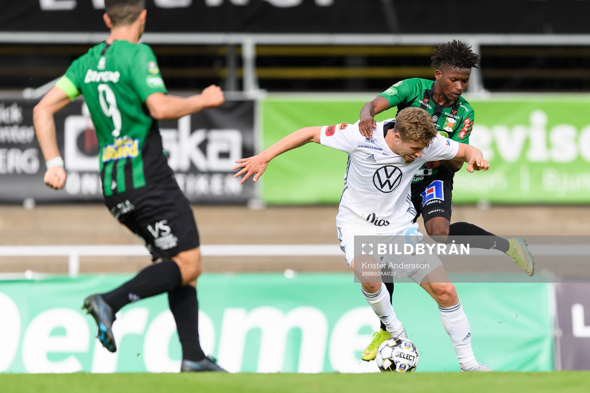 Östersunds Ludvig Fritzson och Varbergs Adama Fofana