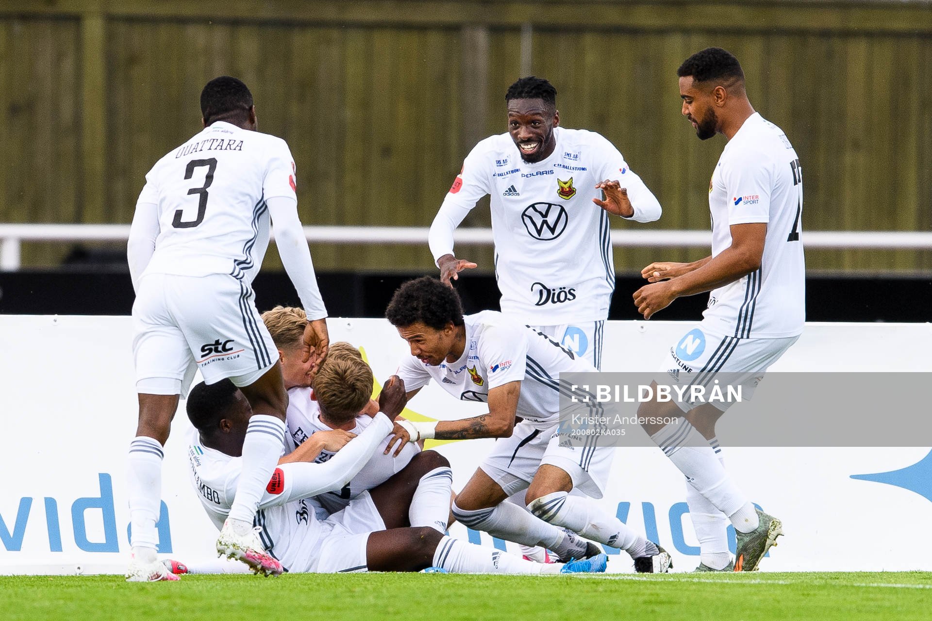 Östersunds spelare jublar