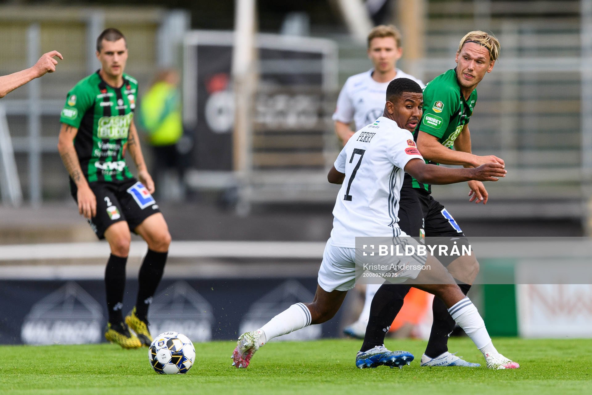 Östersunds Nebiyou Perry och Varbergs Hampus Zachrisson