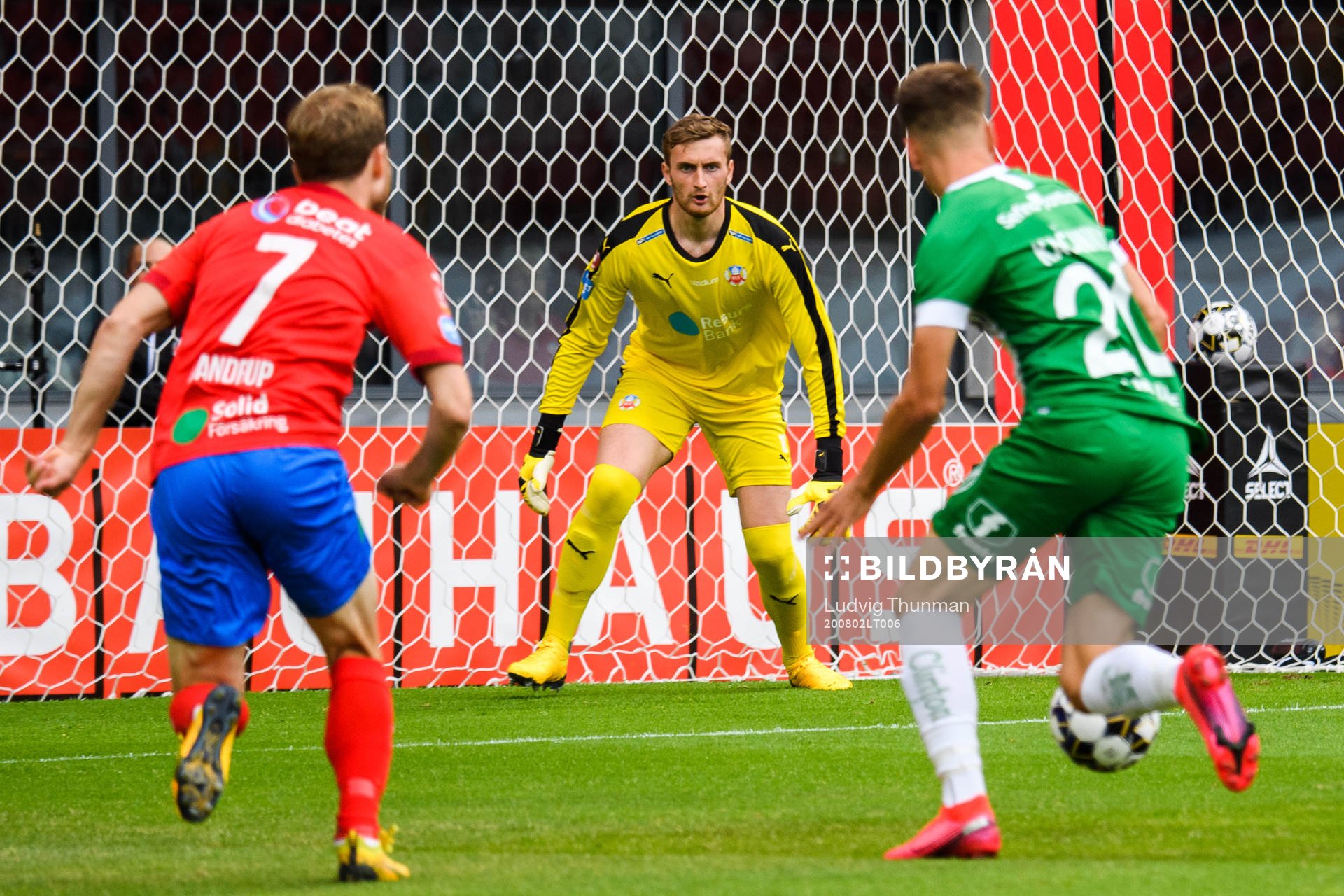 Hammarbys Alexander Kacaniklic oroar framför Helsingborgs