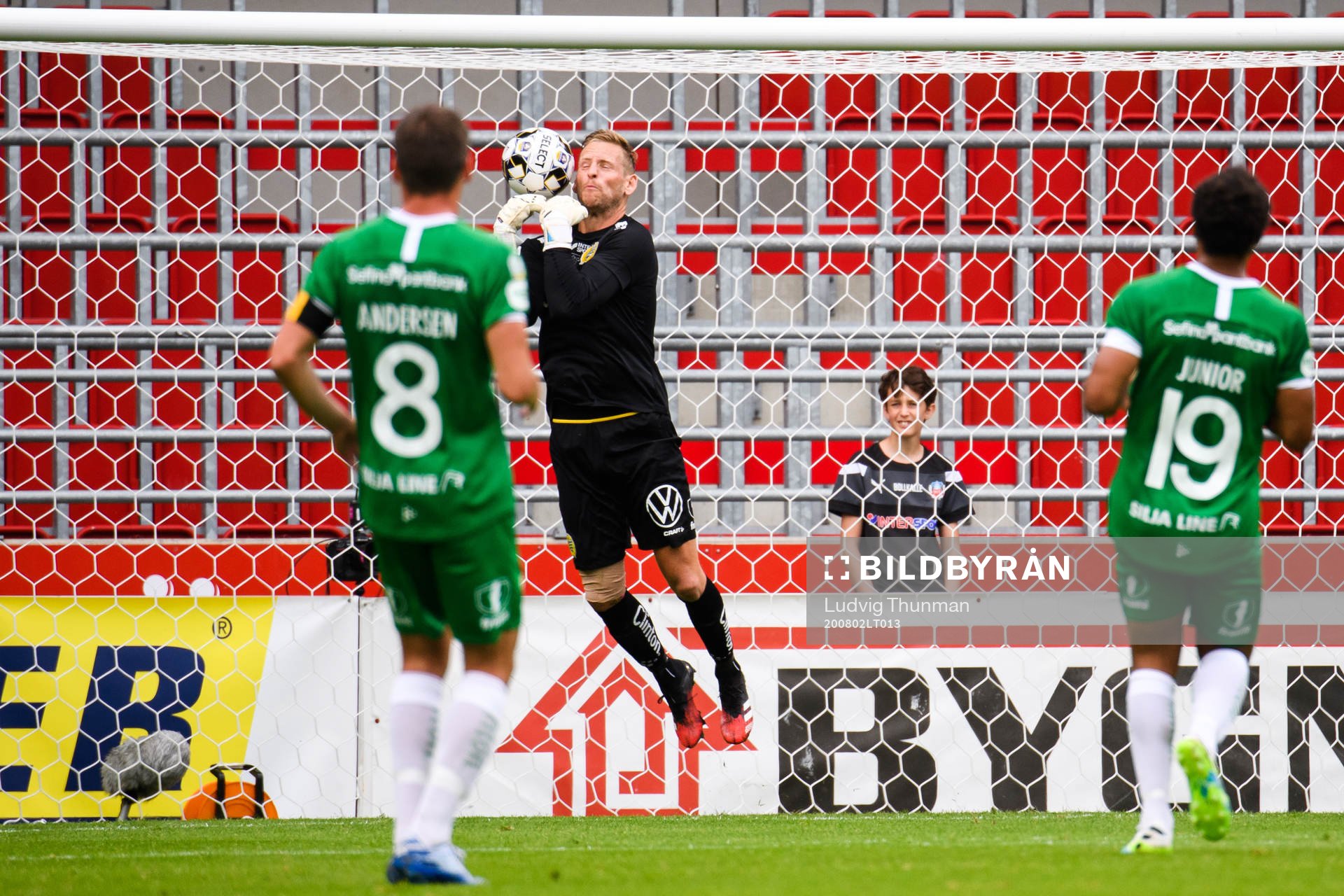 Hammarbys målvakt David Ousted vid Helsingborgs 1-0 mål