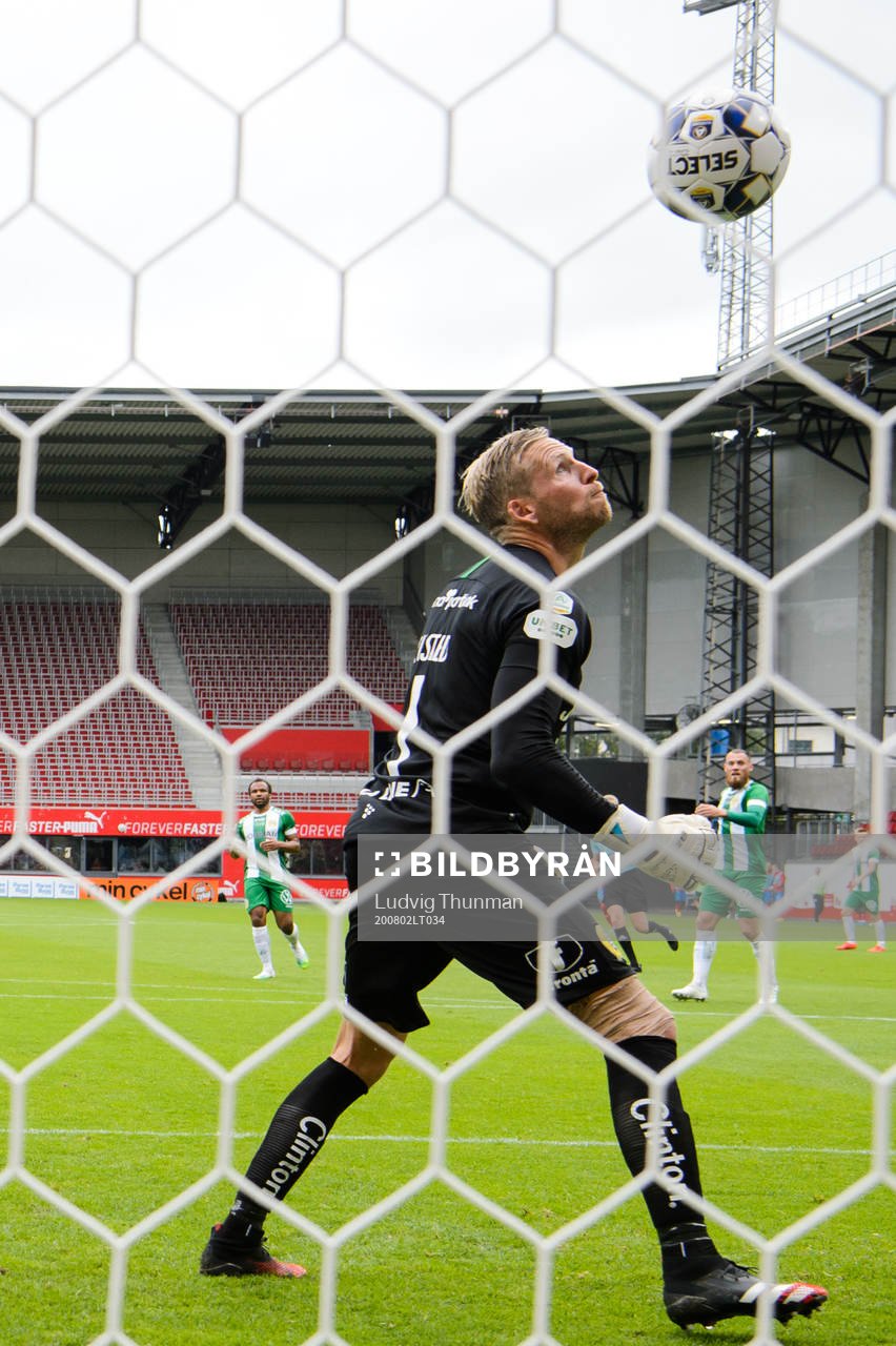 Hammarbys målvakt David Ousted vid Helsingborgs 1-0 mål