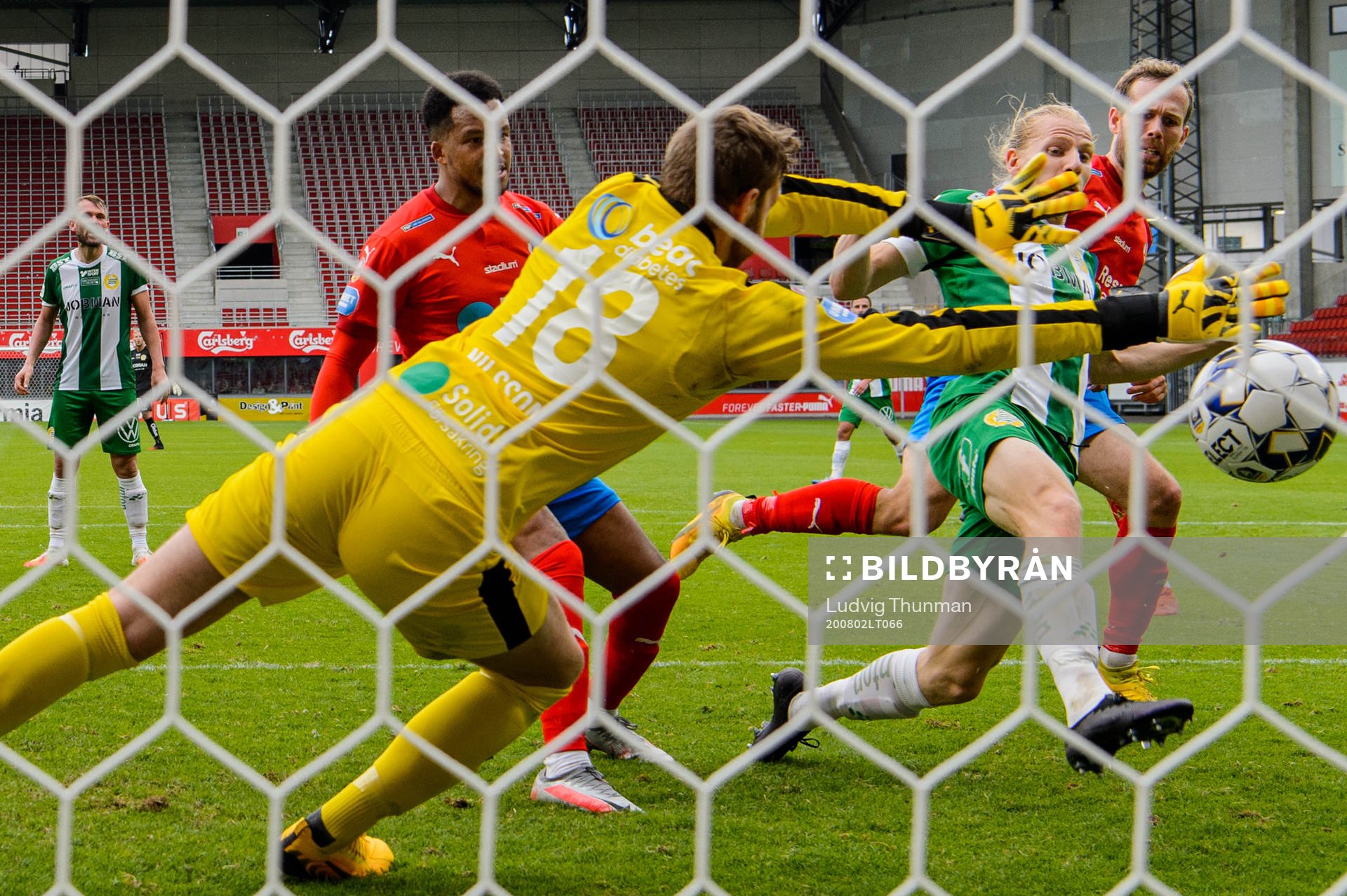 Hammarbys Gustav Ludwigson gör 1-1 bakom Helsingborgs