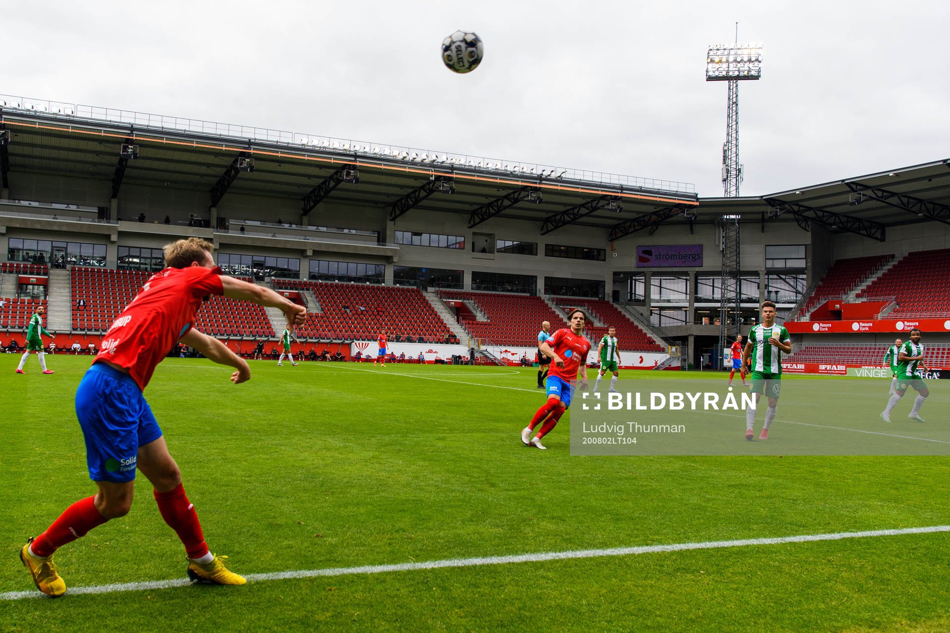Helsingborgs Anders Randrup lägger ett inkast