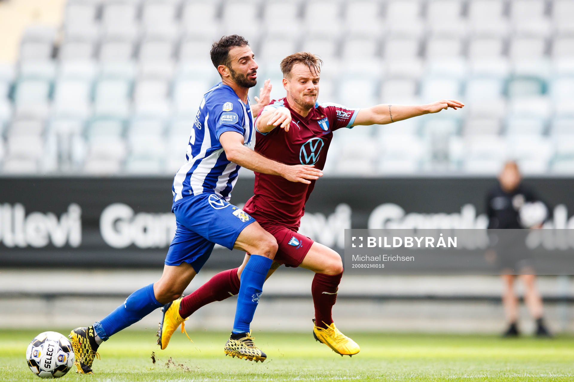 IFK Göteborgs André Calisir och Malmö FFs Eric Larsson