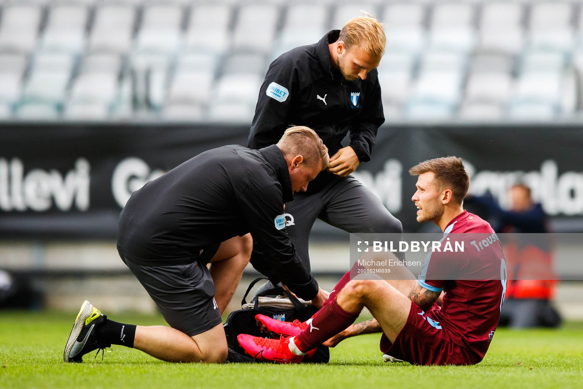 Malmö FFs Arnór Traustason får vård
