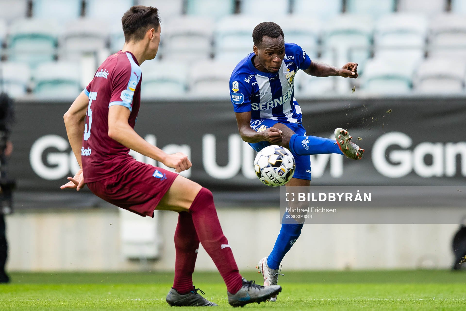 Malmö FFs Anel Ahmedhodzic ohc IFK Göteborgs Alhassan