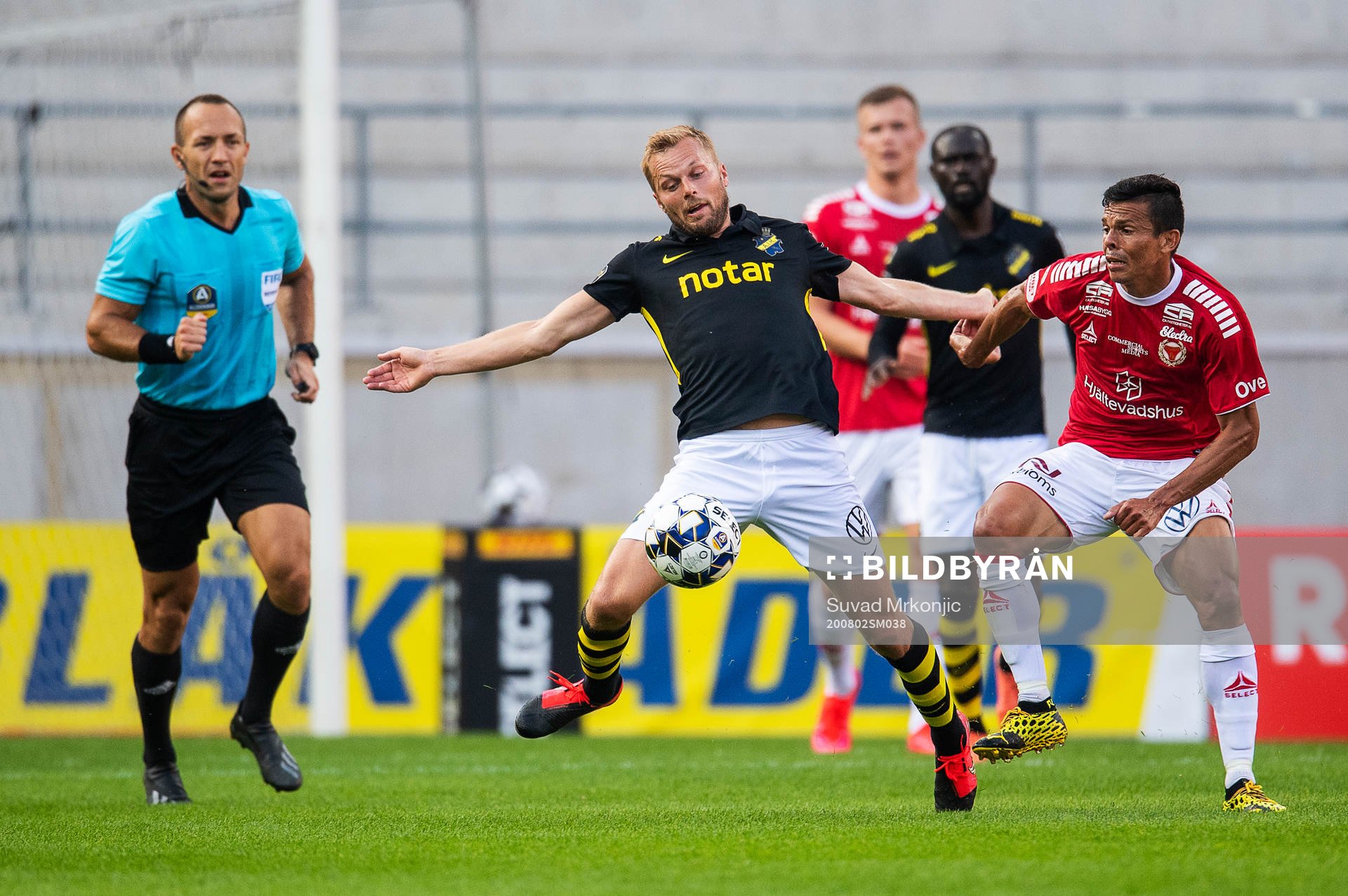 s Sebastian Larsson
