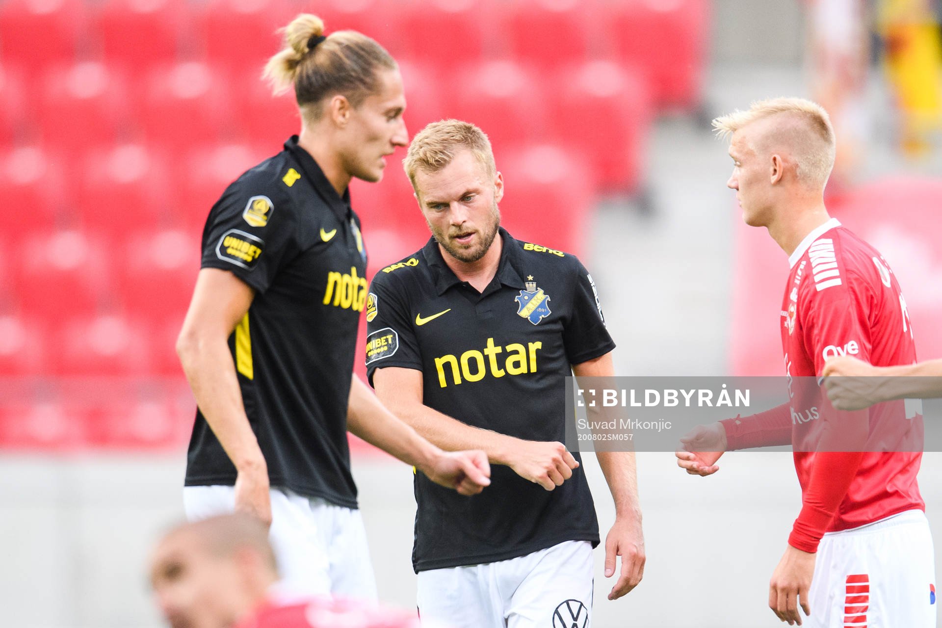 s Felix Michel och Sebastian Larsson deppar