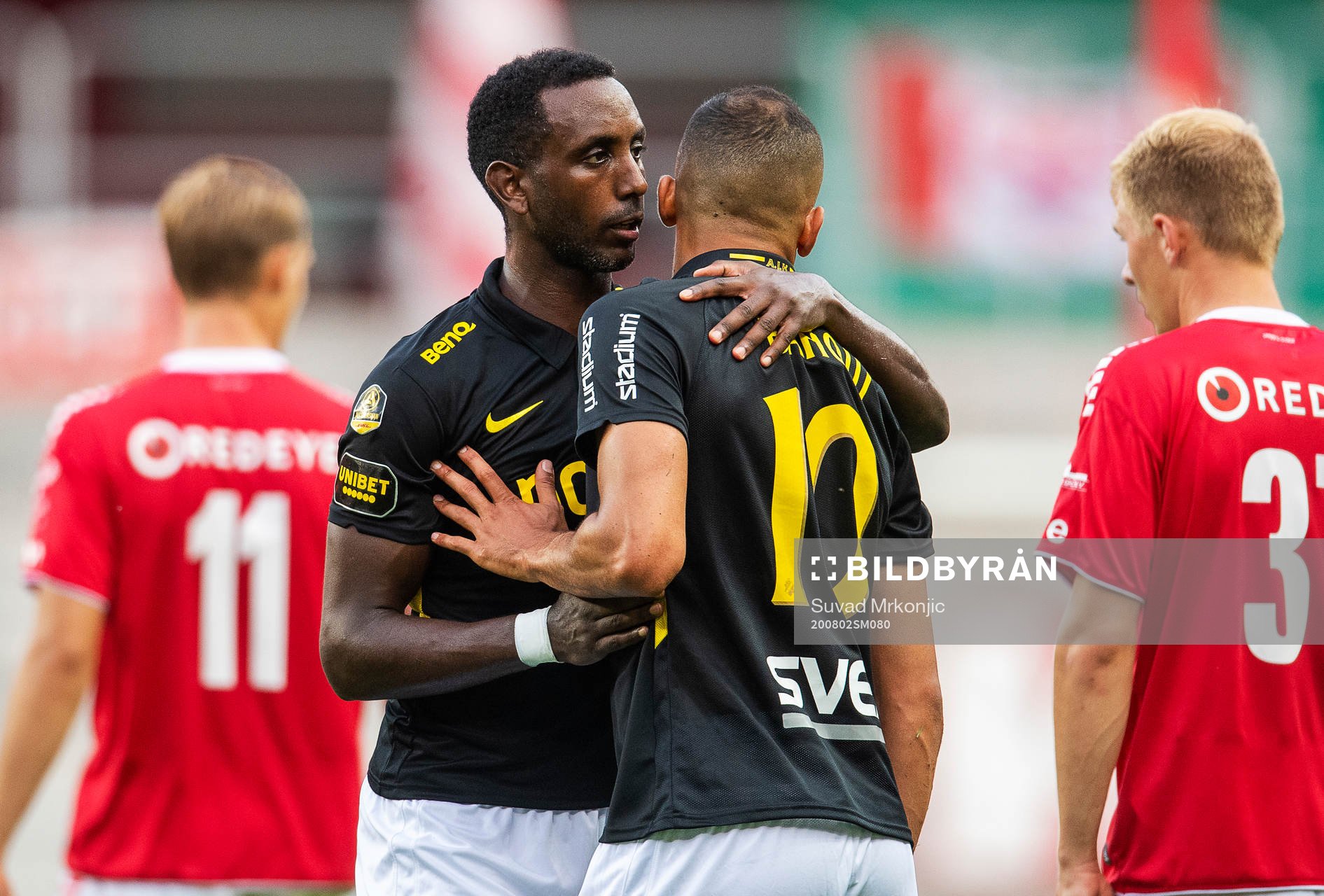 s Henok Goitom och Nabil Bahoui deppar