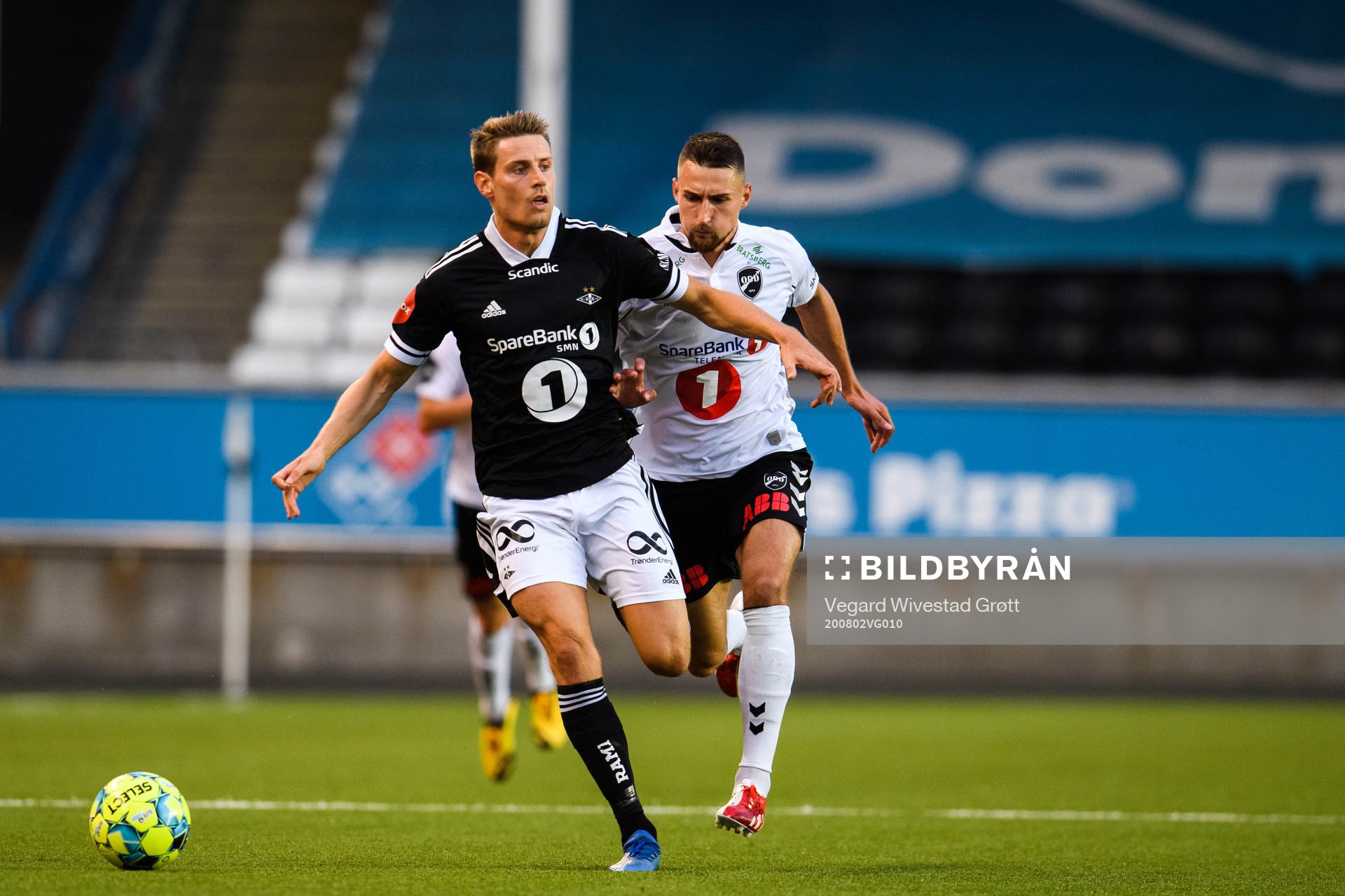 Kristoffer Zachariassen of Rosenborg and Elbasan Rashani of