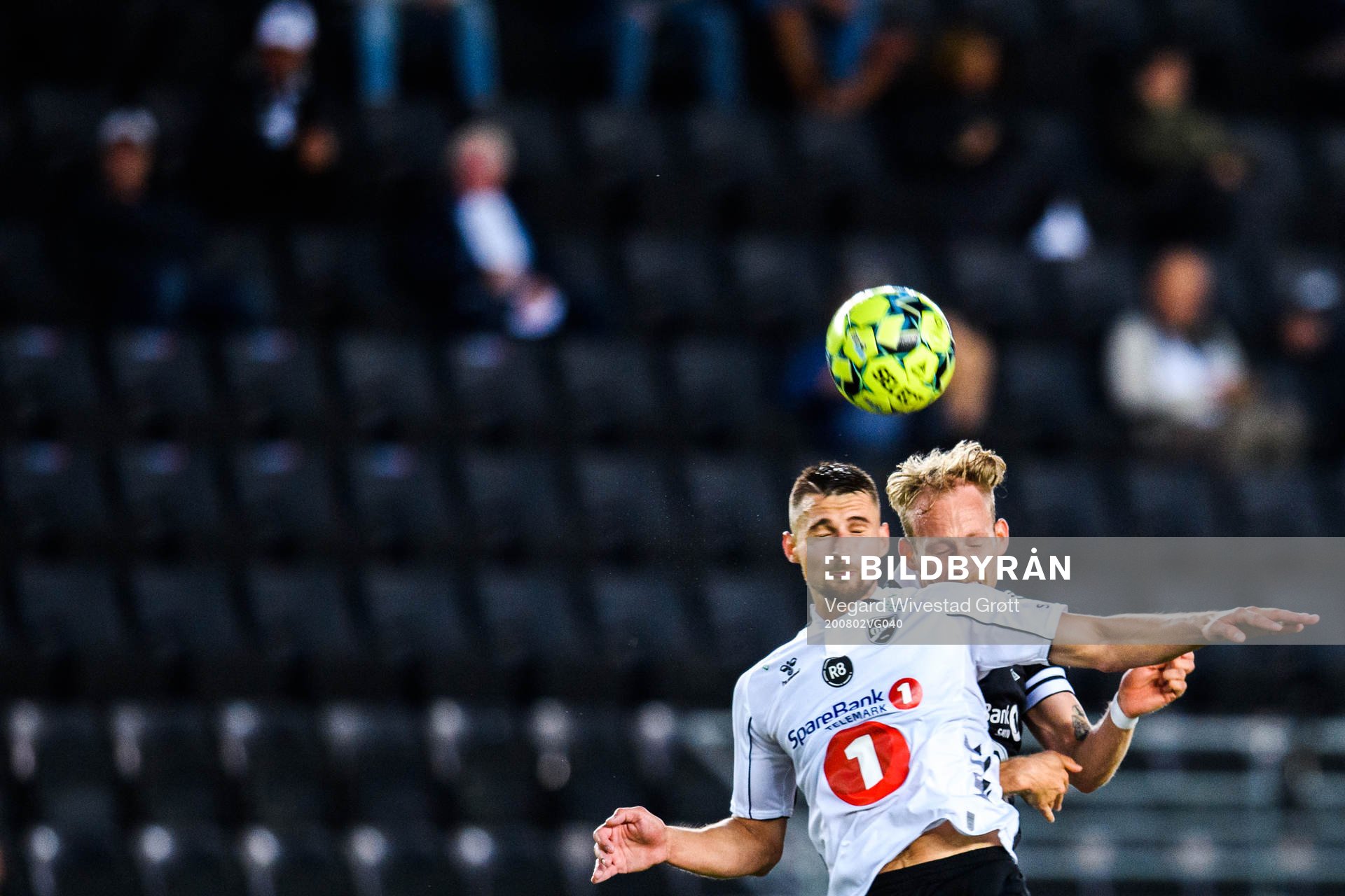 Elbasan Rashani of Odd and Gjermund Åsen of Rosenborg