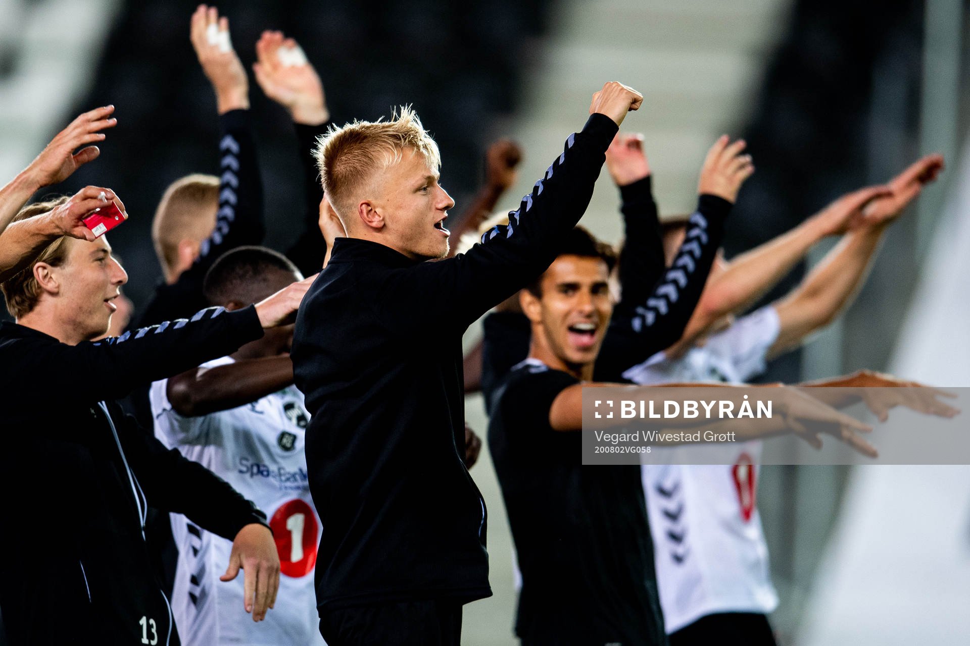 Kasper Lunding Jakobsen and teammates of Odd celebrate