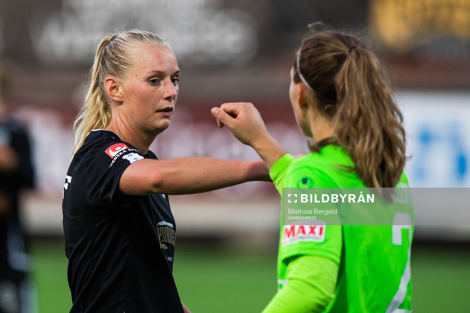 Göteborgs Stina Blackstenius och Linköpings målvakt