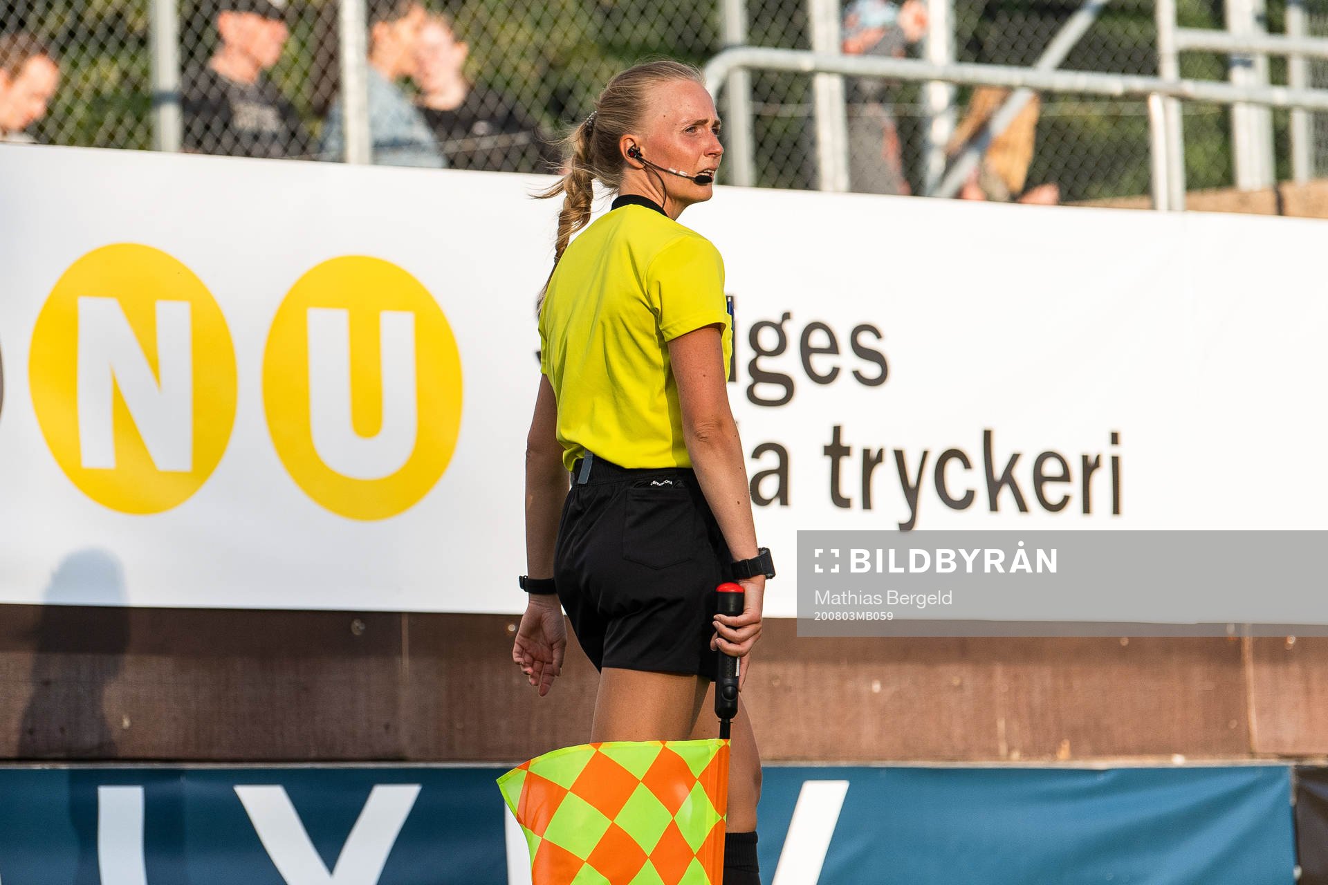 Assisterande domare Sofie Borck Janeheim under fotbollsmatchen i Damallsvenskan mellan Kopparbergs/Göteborg och Linköping den 3 augusti 2020 i Göteborg.