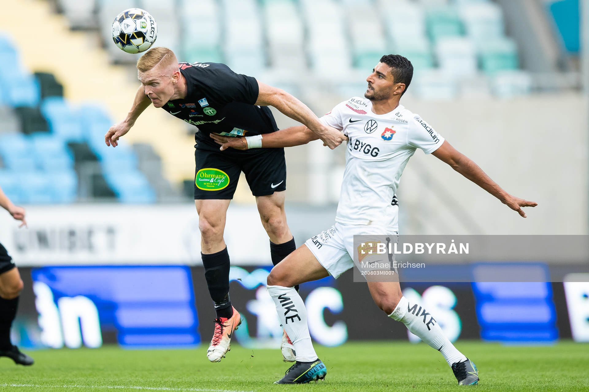 Västerås David Engström och Örgrytes Ailton Almeida