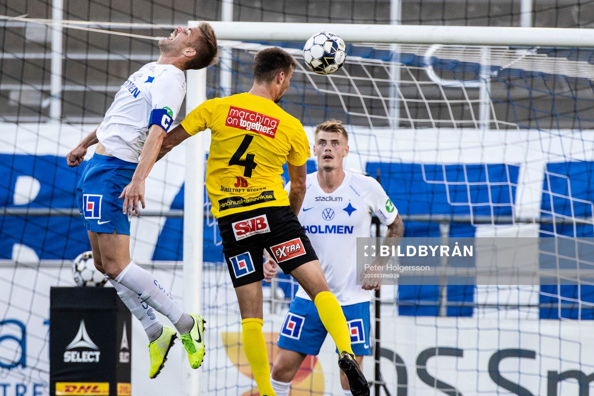 Mjällbys Max Watson mot IFK Norrköpings Christoffer Nyman