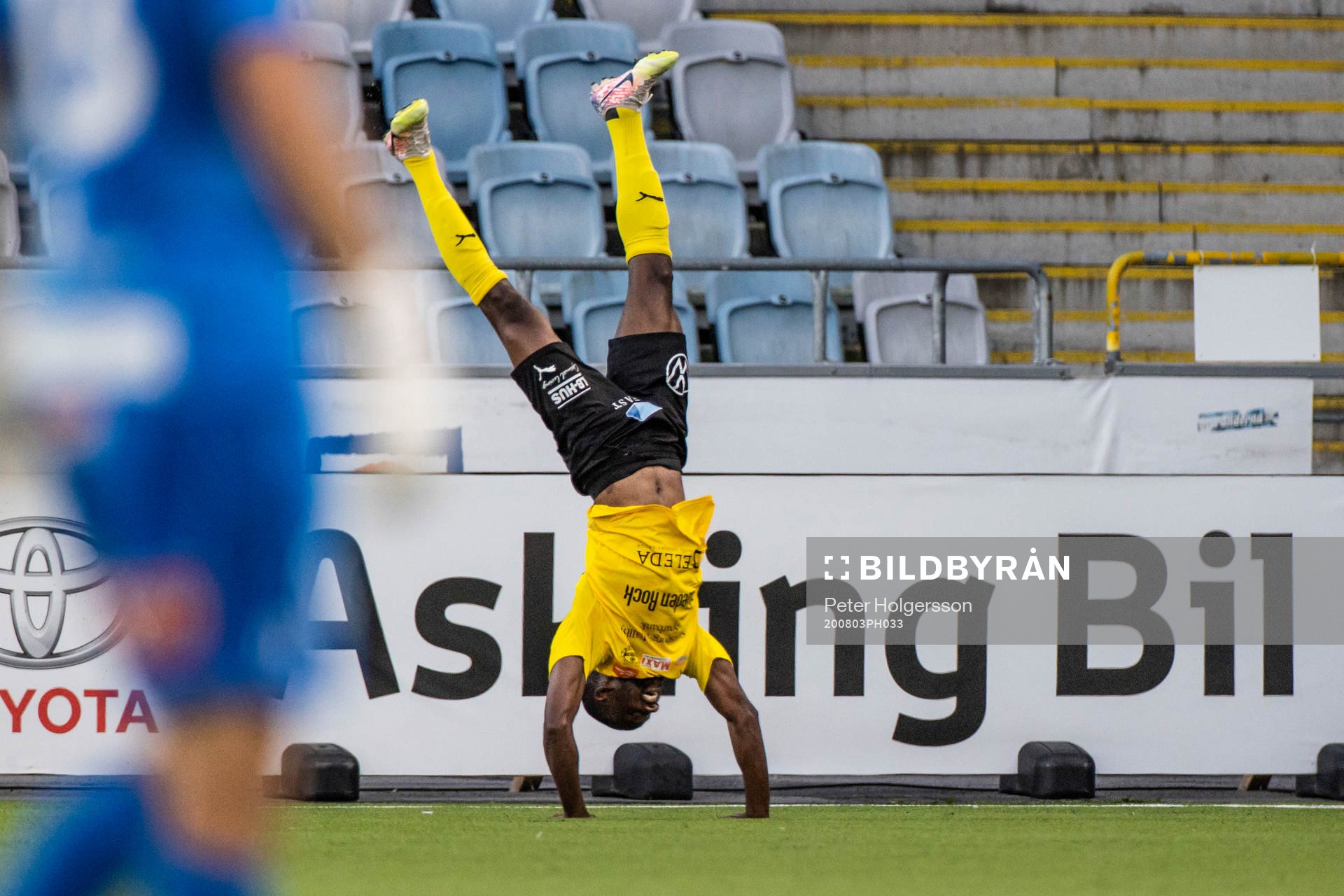Mjällbys Moses Ogbu jublar