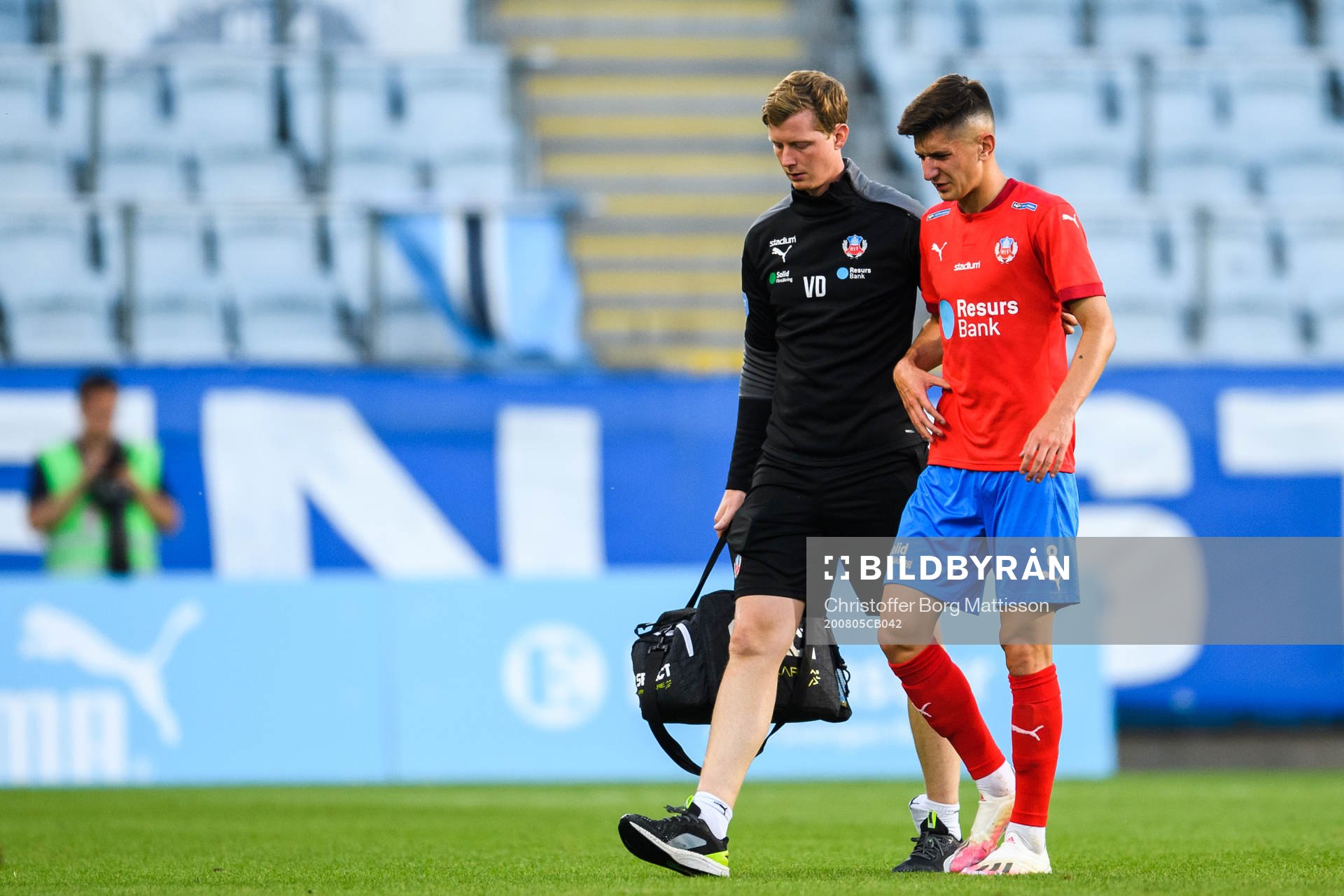 Helsingborgs Armin Gigovic lämnar planen