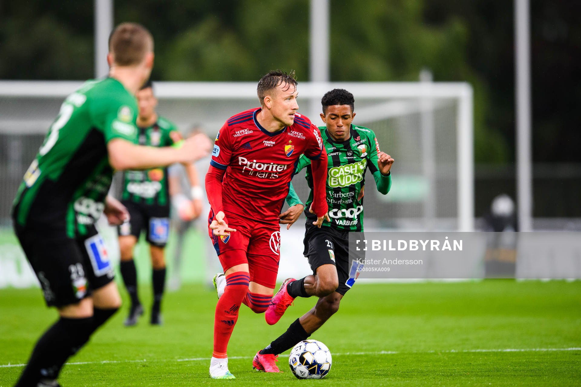Djurgårdens Fredrik Ulvestad och Varbergs Tashreeq Matthews