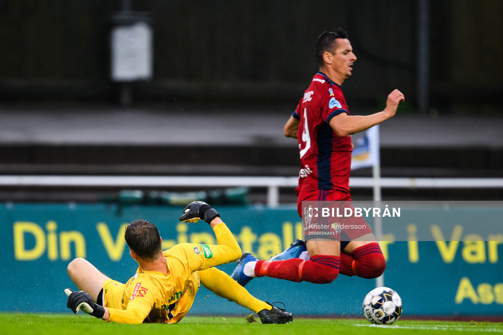Djurgårdens Haris Radetinac faller