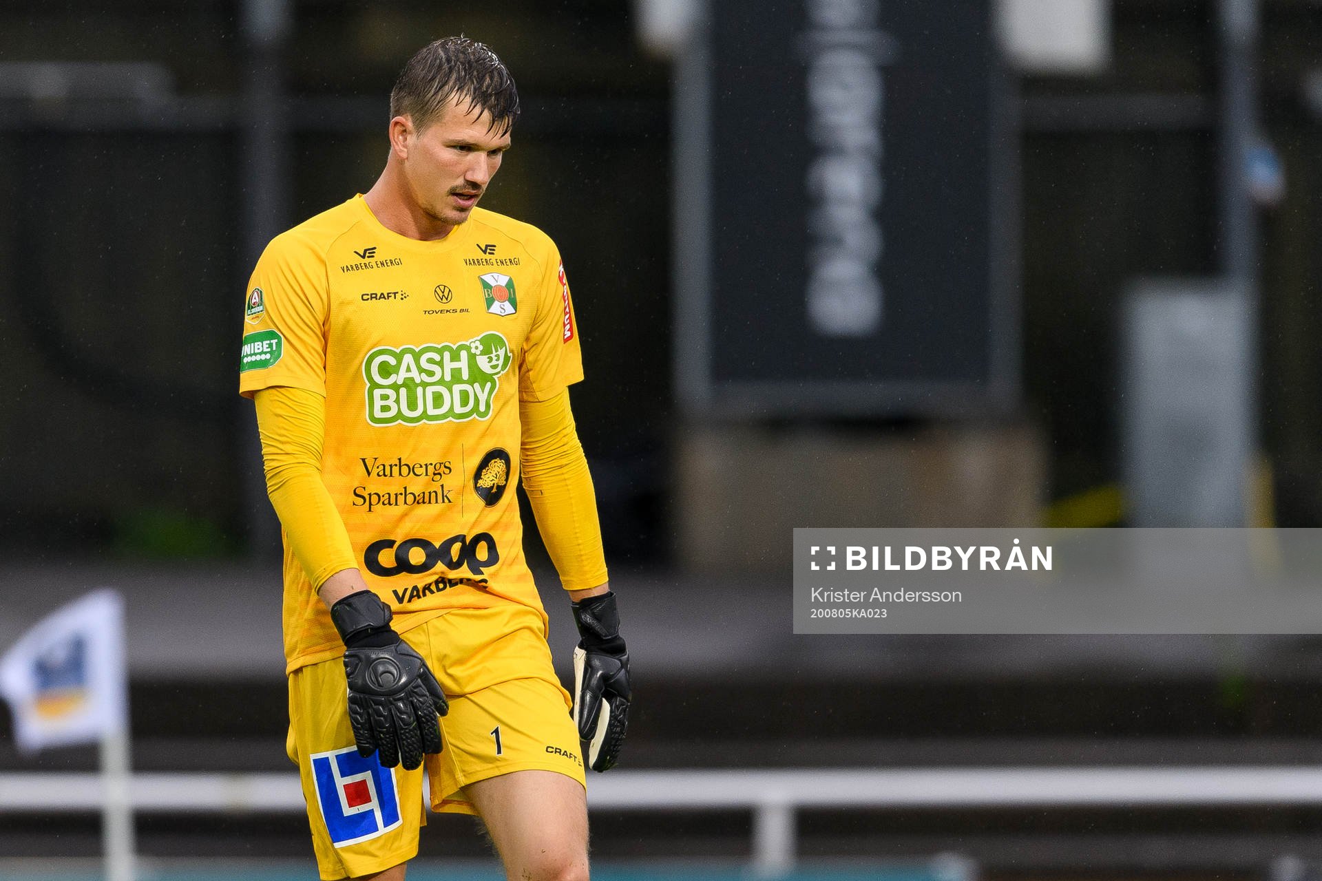 Varbergs målvakt August Strömberg deppar