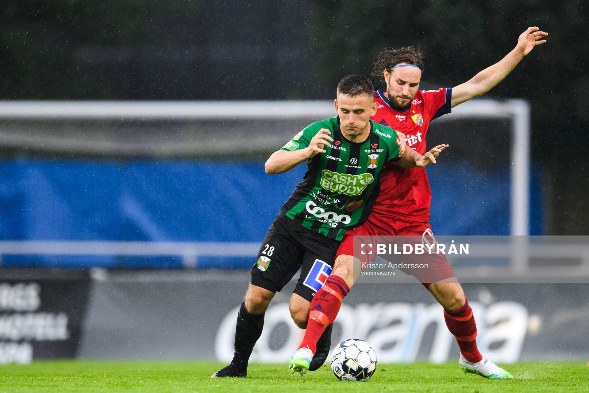 Varbergs Erion Sadiku och Djurgårdens Kevin Walker