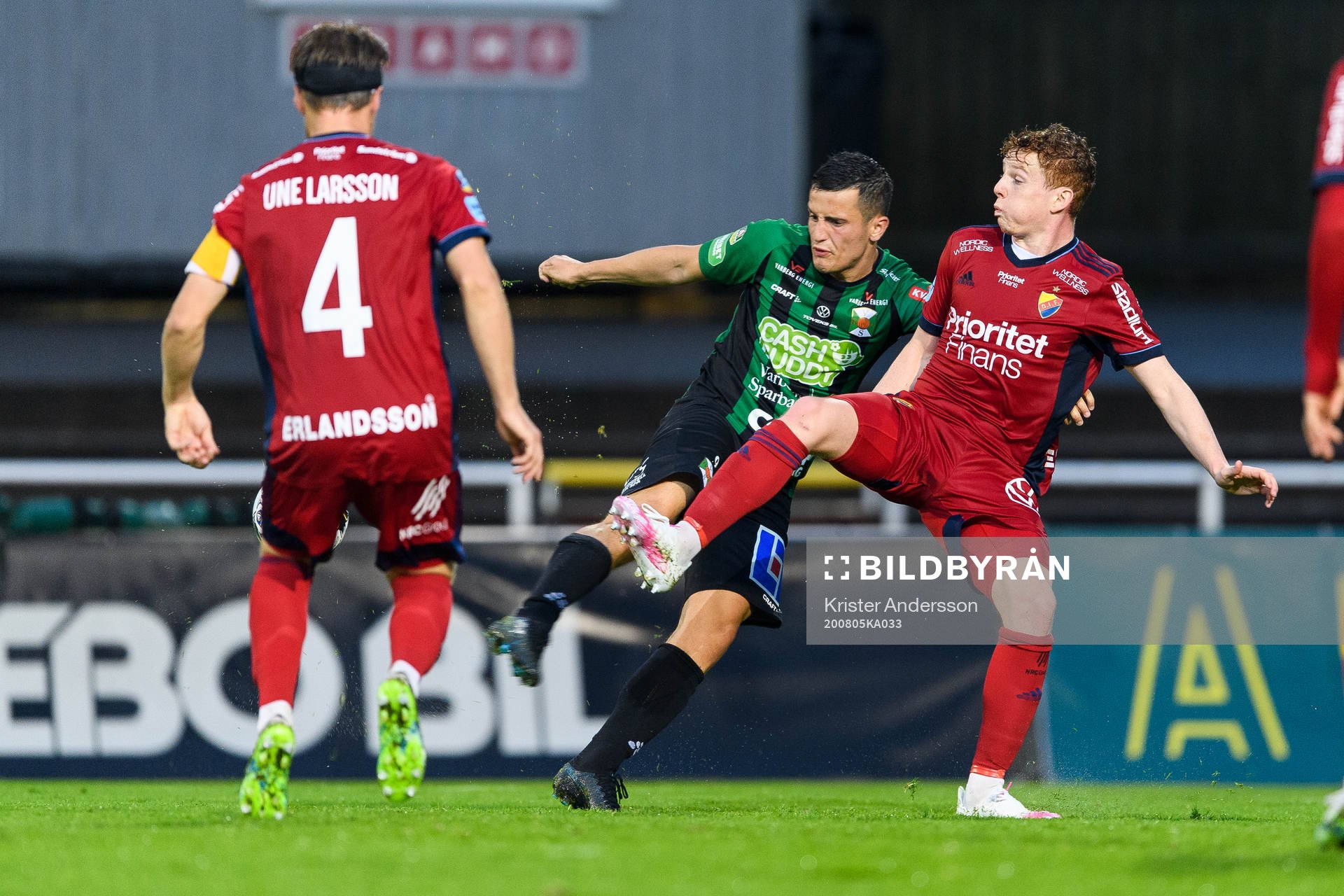Varbergs Astrit Selmani och Djurgårdens Aslak Witry