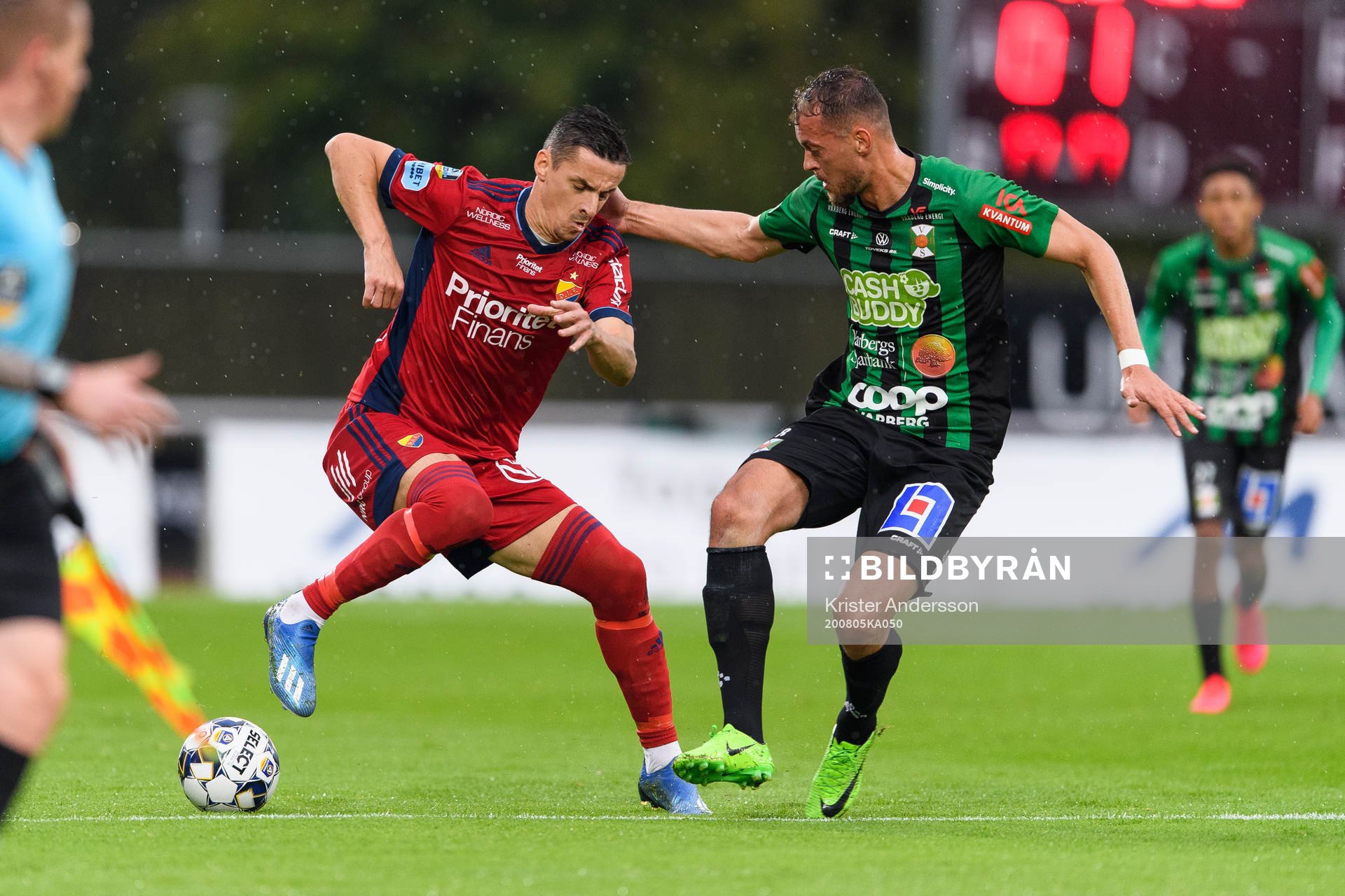 Djurgårdens Haris Radetinac och Varbergs Albert Ejupi