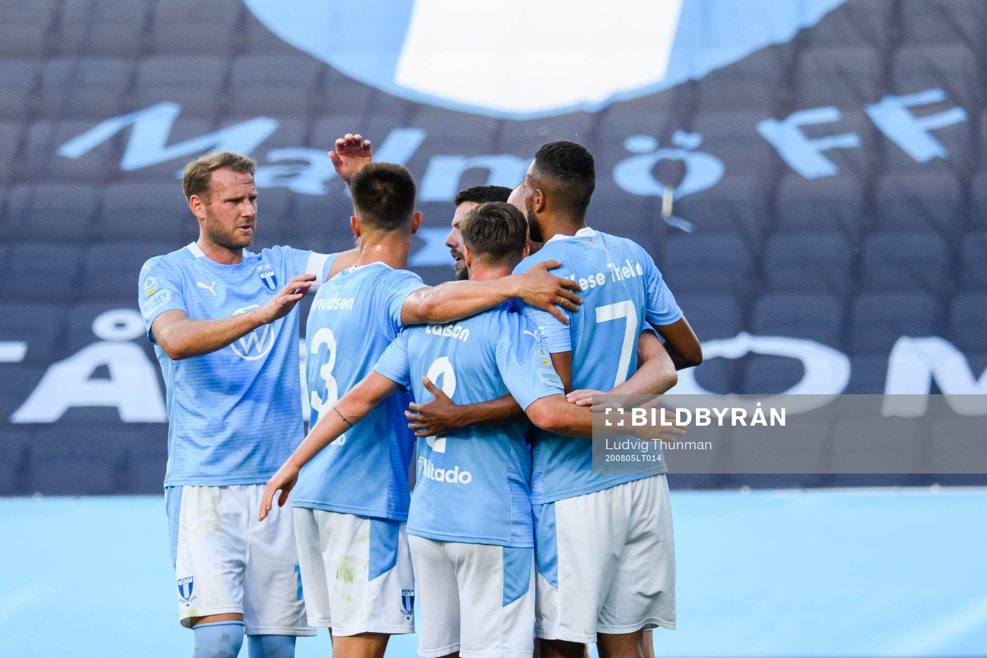 Malmö FFs Ola Toivonen jublar med Jo Inge Berget