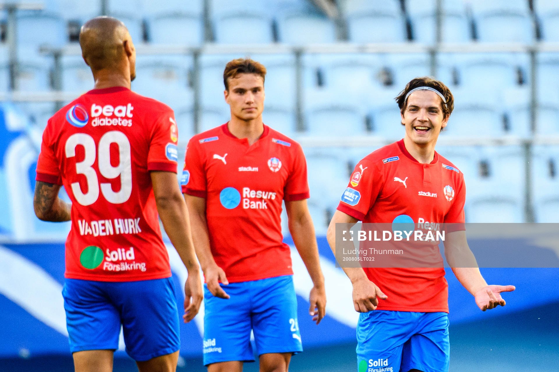 Helsingborgs Brandur Hendriksson jublar med Anthony van