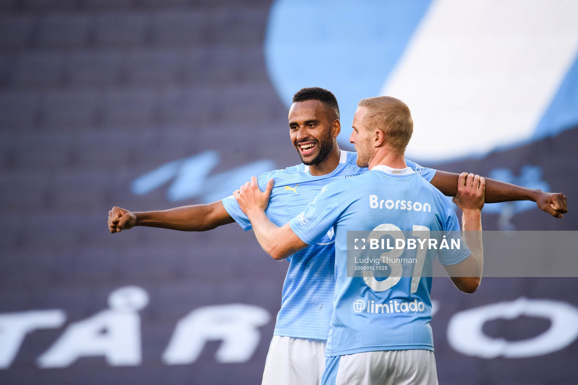 Malmö FFs Isaac Kiese Thelin och Franz Brorsson jublar