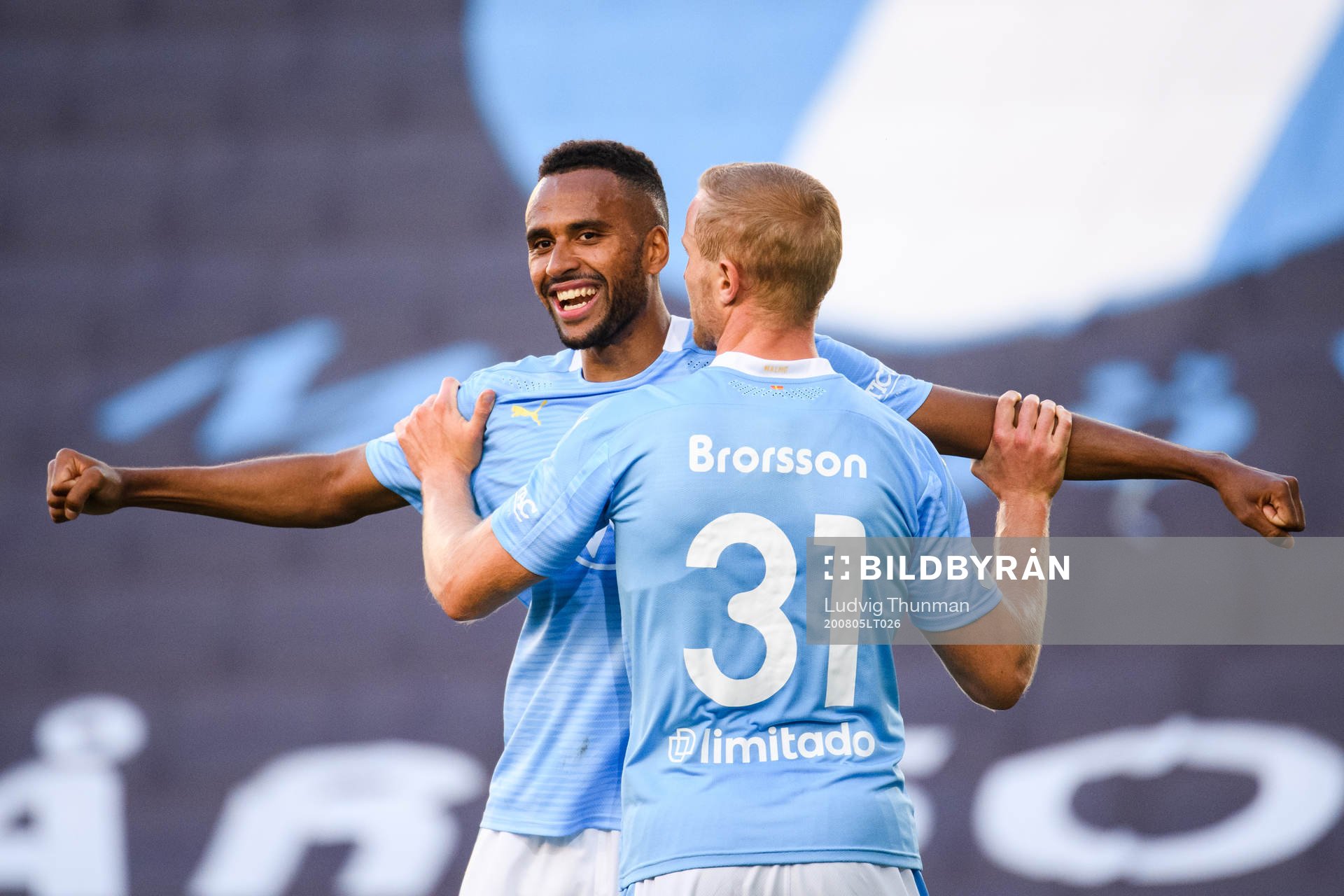 Malmö FFs Isaac Kiese Thelin och Franz Brorsson jublar
