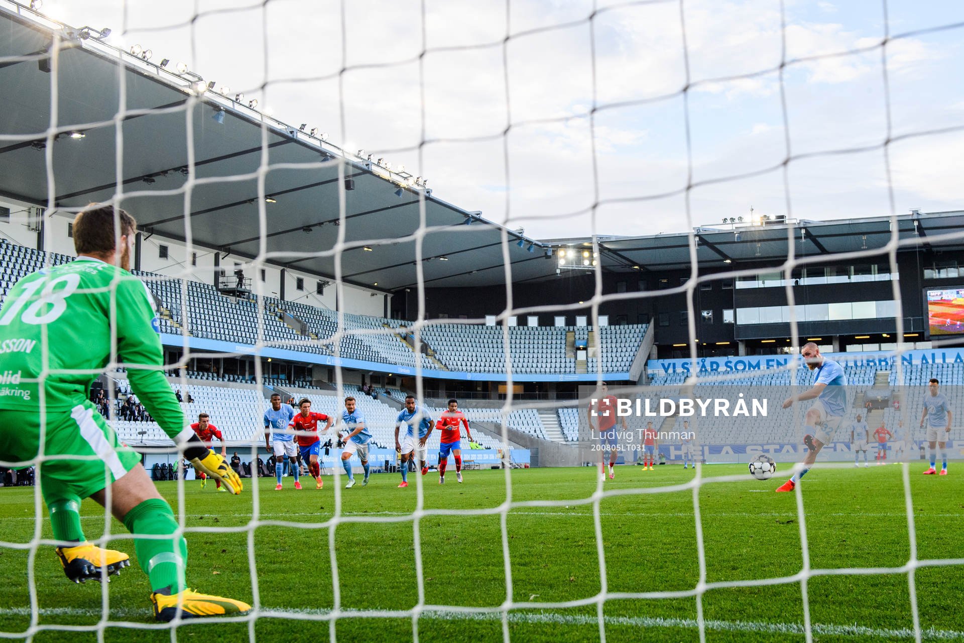 Malmö FFs Jo Inge Berget gör 1-0 bakom Helsingborgs