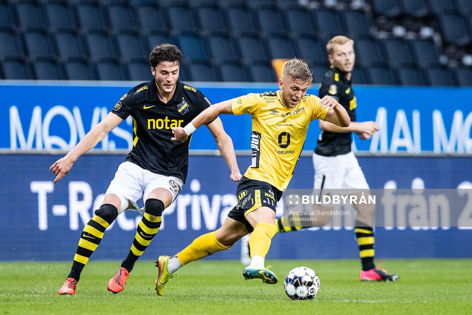Elfsborgs Jesper Karlsson och AIK:s Daniel Granli under fotbollsmatchen i Allsvenskan mellan AIK och Elfsborg den 6 augusti 2020 i Stockholm.