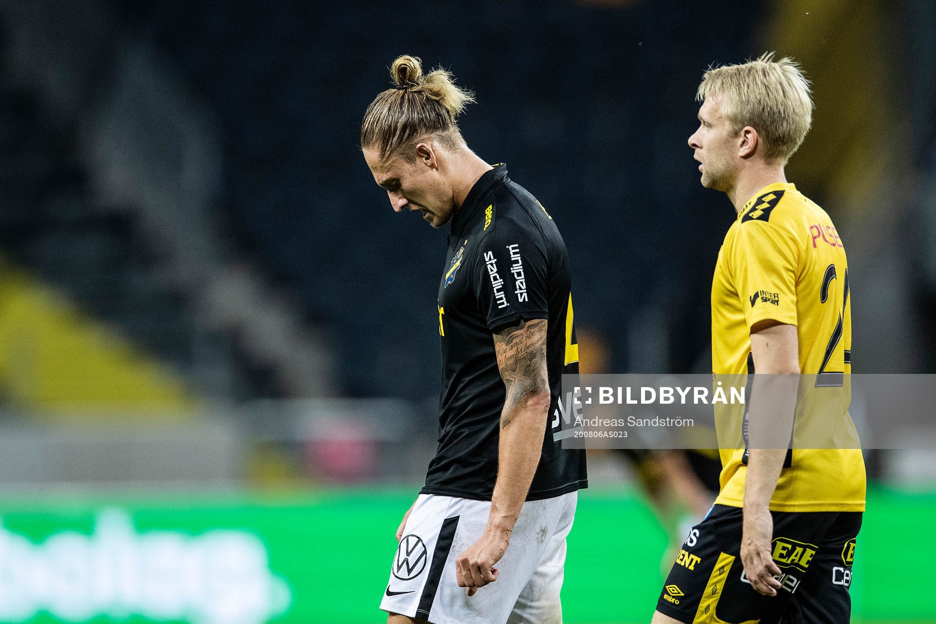 s Felix Michel deppar bredvid Elfsborgs Johan Larsson