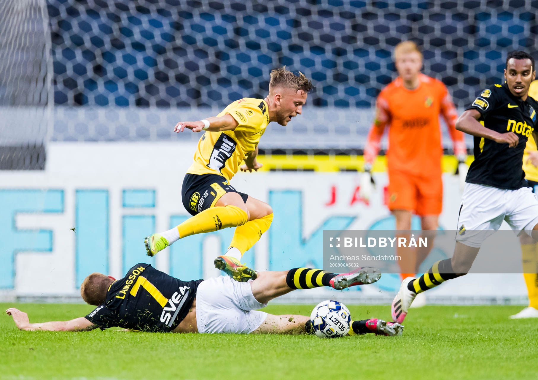 s Sebastian Larsson