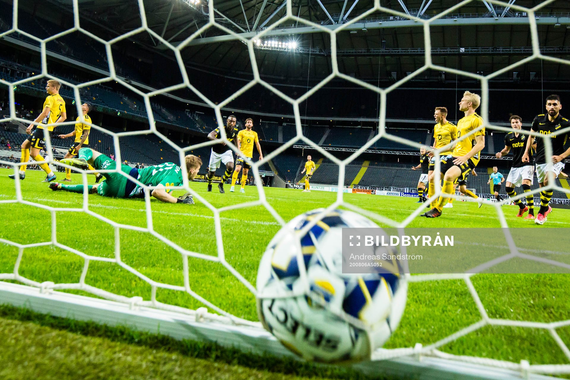 s Henok Goitom gör 1-2 bakom Elfsborgs målvakt Tim