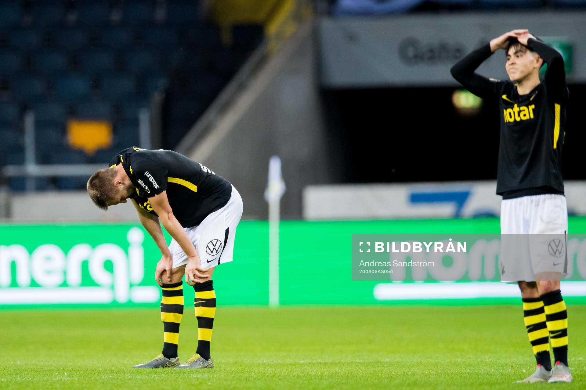 s Rasmus Lindkvist och Eric Kahl (h) deppar