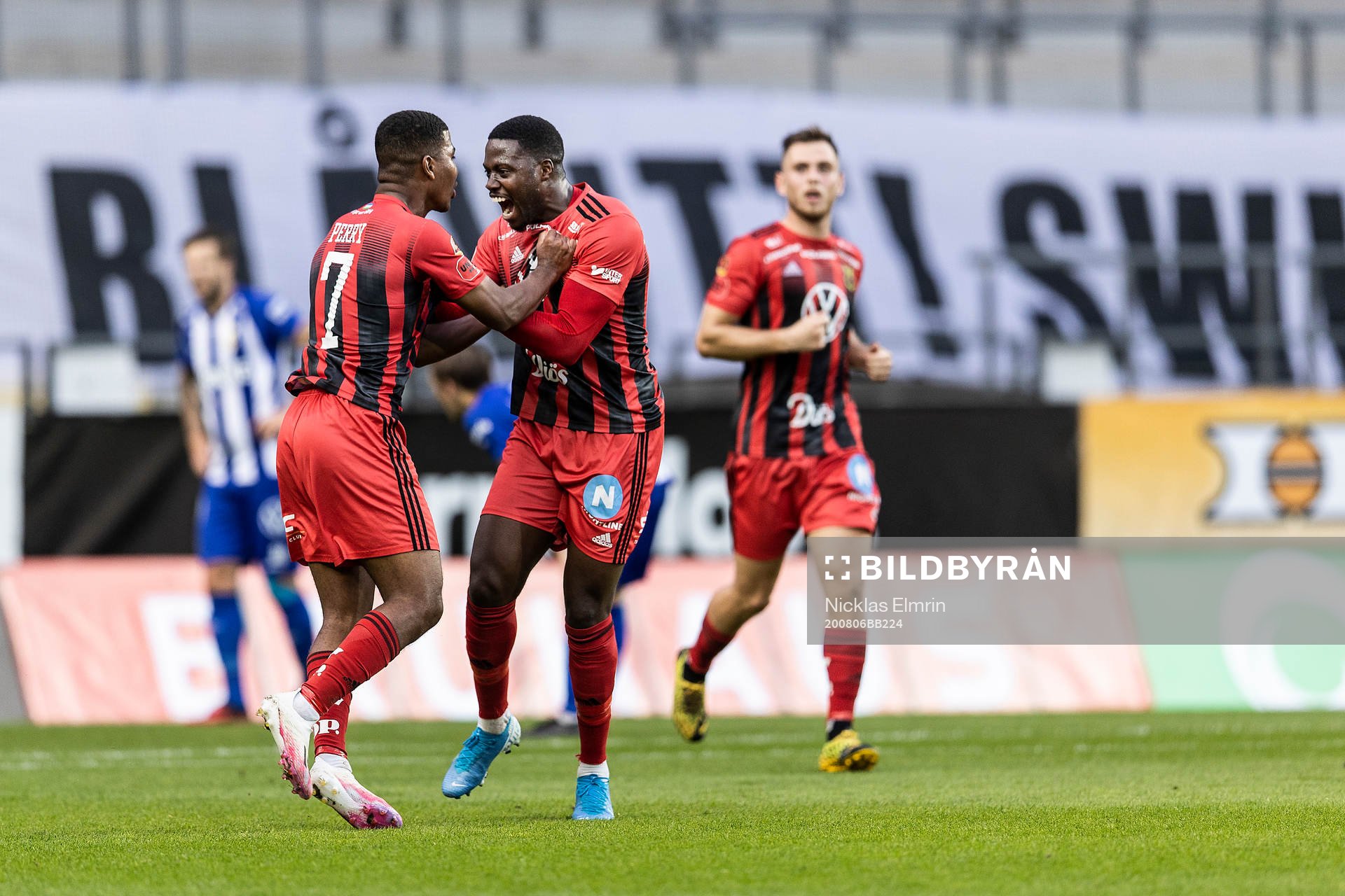 Östersunds Nebiyou Perry jublar