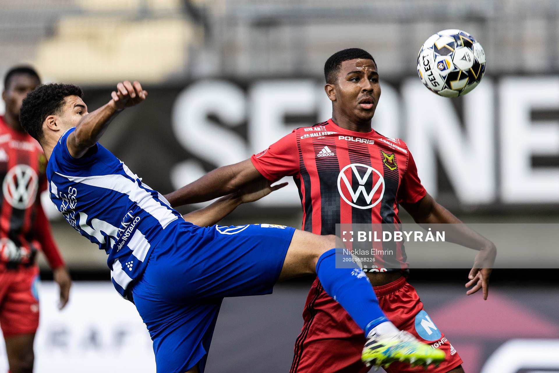 IFK Göteborgs Alexander Jallow och Östersunds Nebiyou