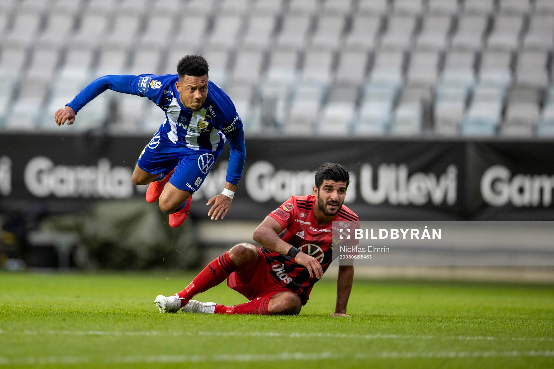 IFK Göteborgs Tobias Sana mot Östersunds Rewan Amin