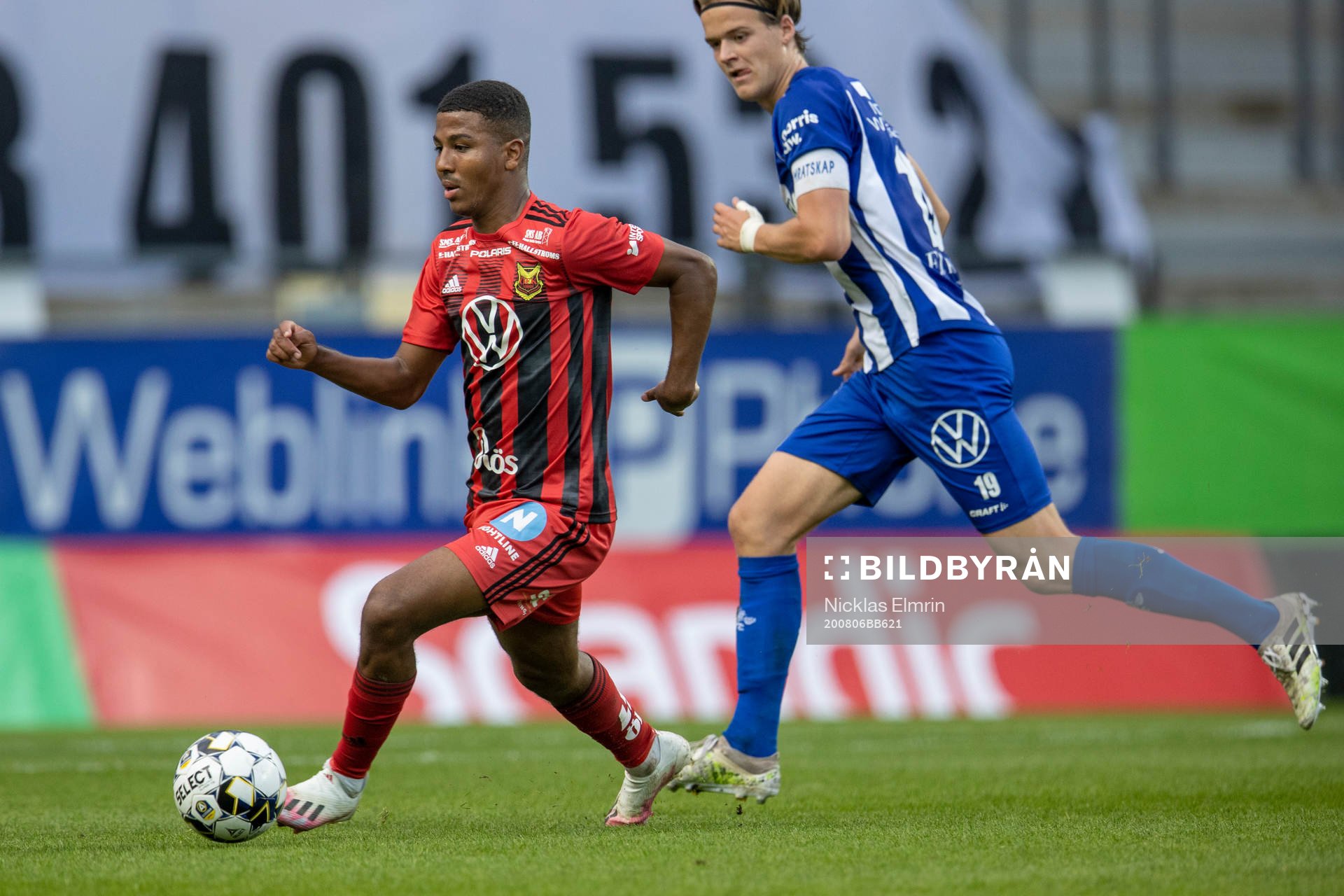 Östersunds Nebiyou Perry mot IFK Göteborgs August