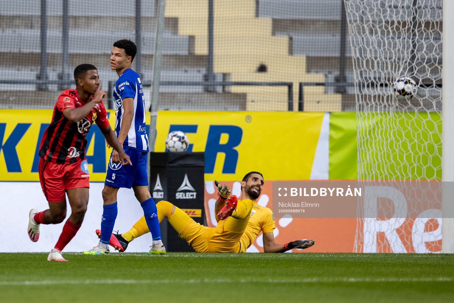Östersunds Nebiyou Perry jublar