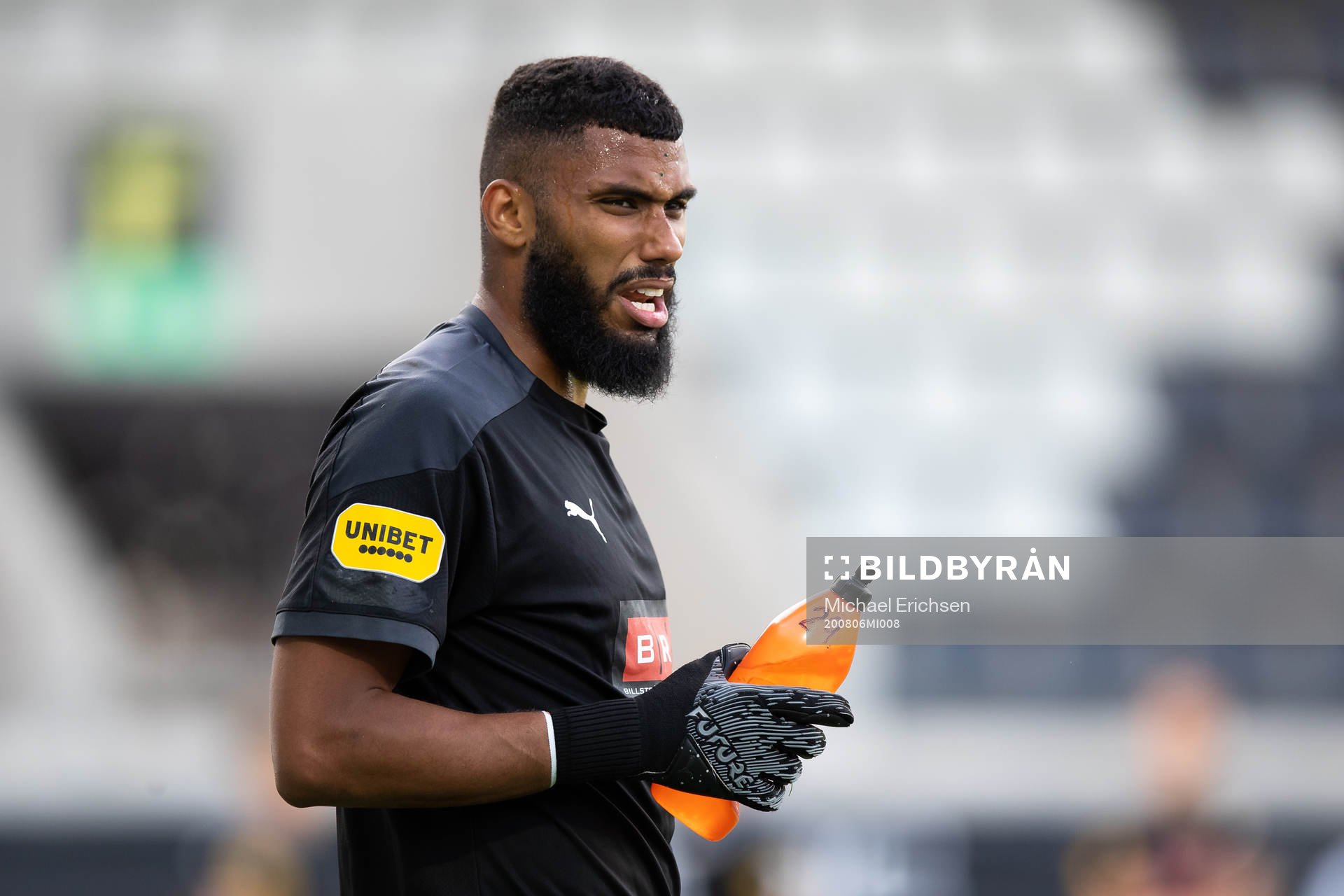 Häckens målvakt målvakt Jonathan Ursin Rasheed innan