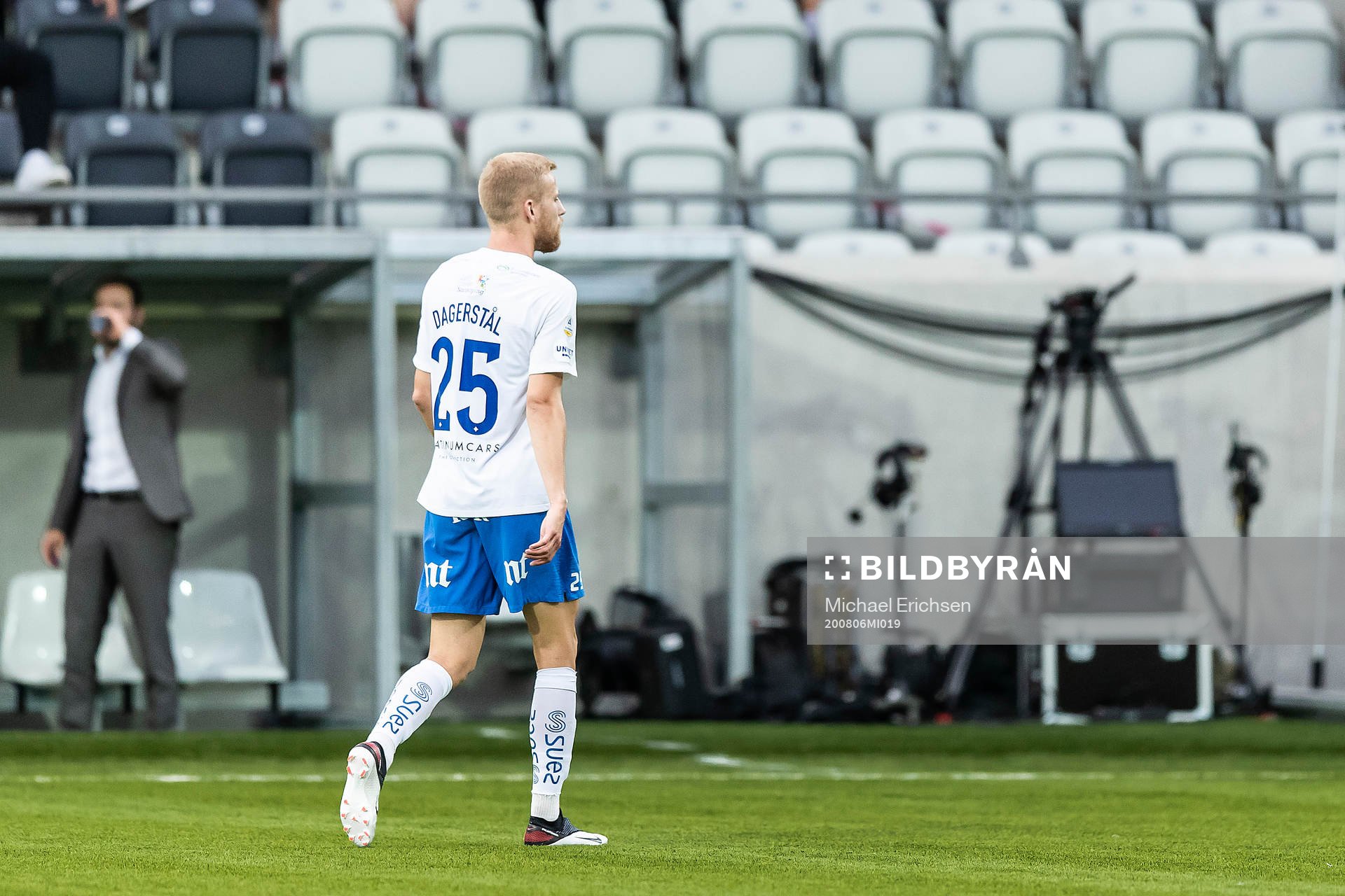IFK Norrköpings Filip Dagerstål lämnar planen