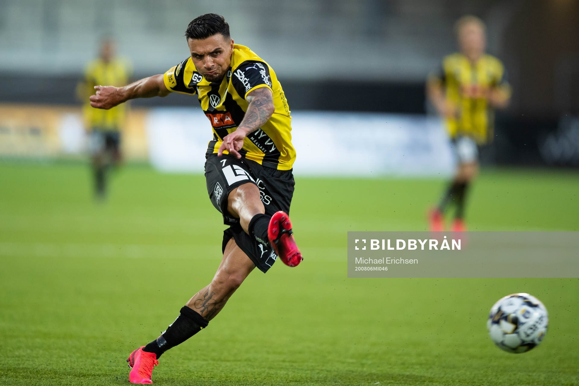 Häckens Ahmed Yasin skjuter ett skott