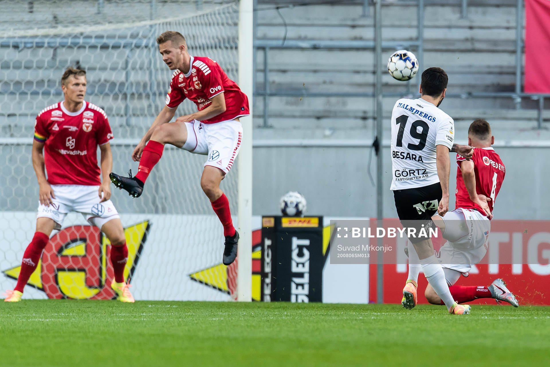 Örebros Nahir Besara gör 0-1