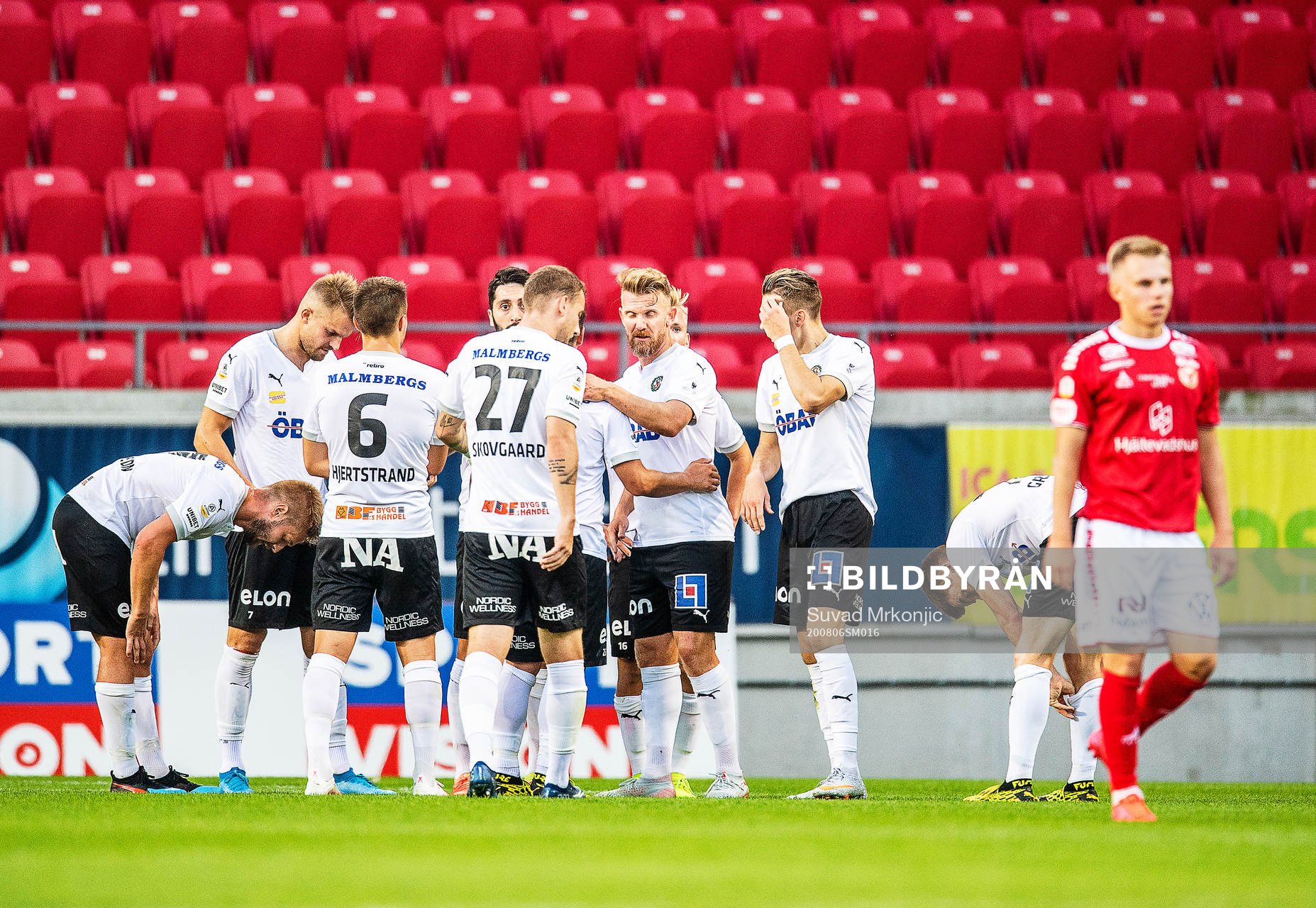 Örebros spelare jublar